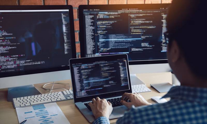 数据科学选型：R与Python如何赋能贡觉县网站建设？